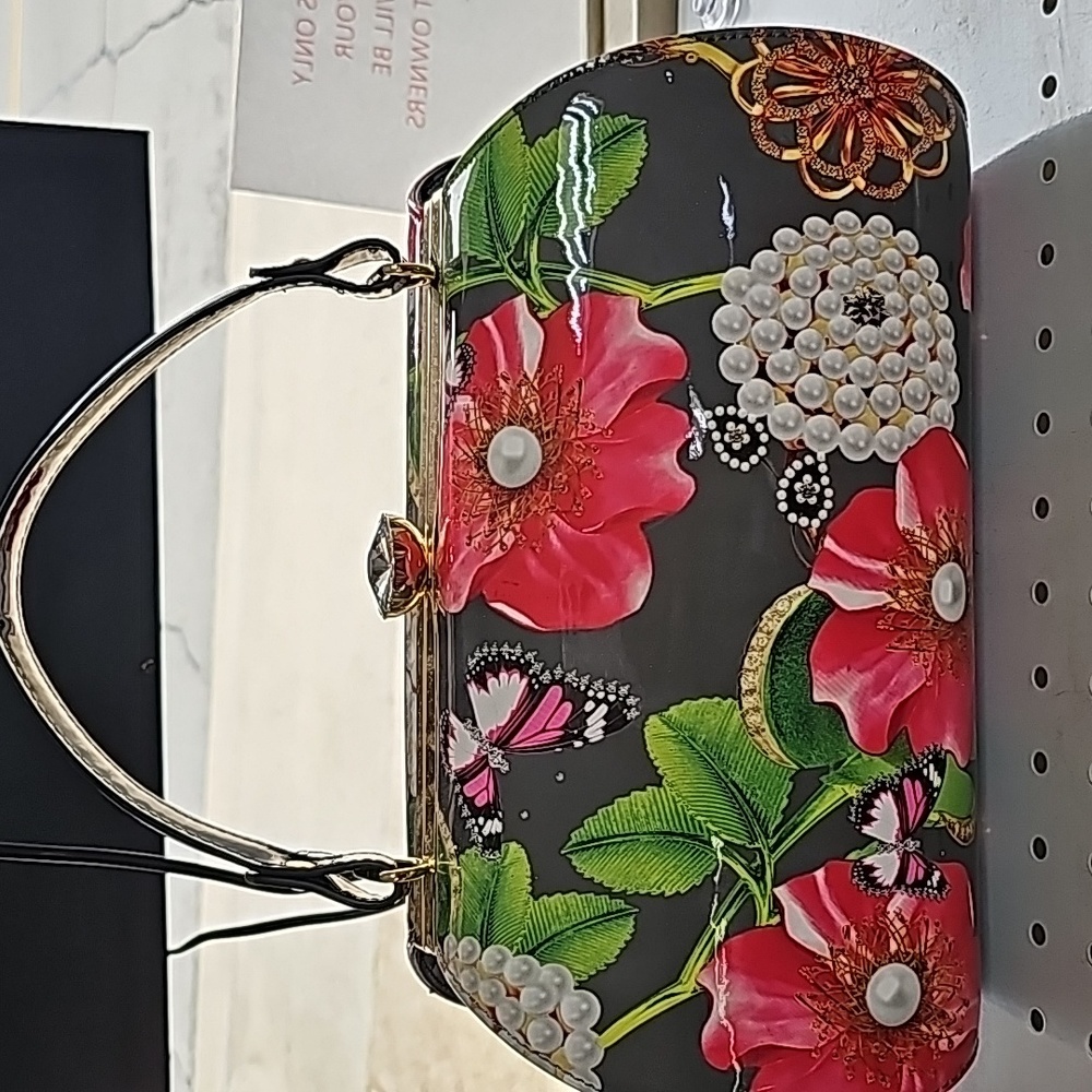 Purse - Picture 2 of 3